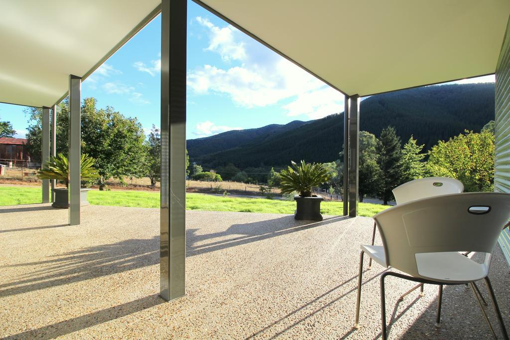 3 Bells Alpine Cottage Bright Esterno foto