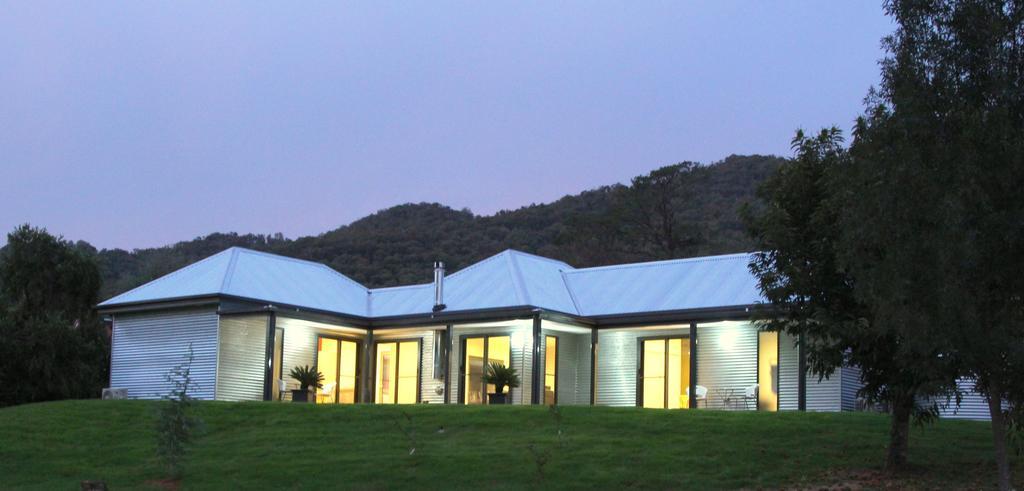3 Bells Alpine Cottage Bright Esterno foto